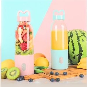 Rechargeable portable blender